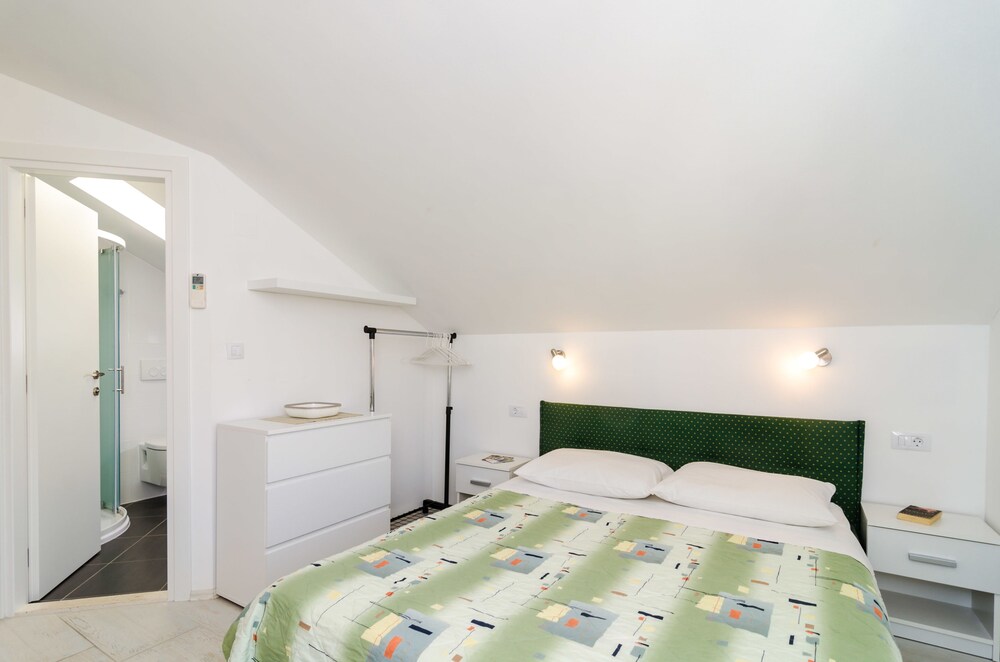 Cina Apartments