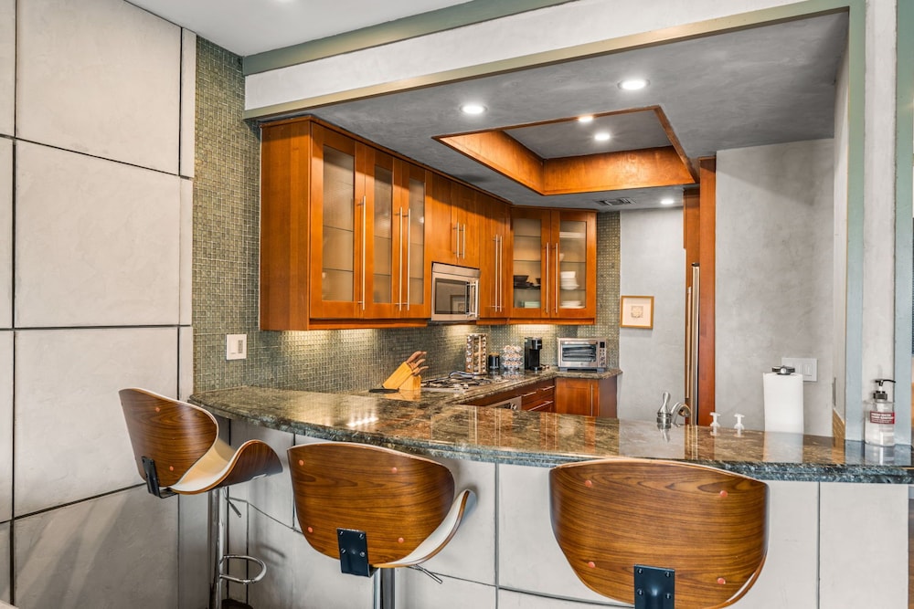 Stylish Westwood Condo
