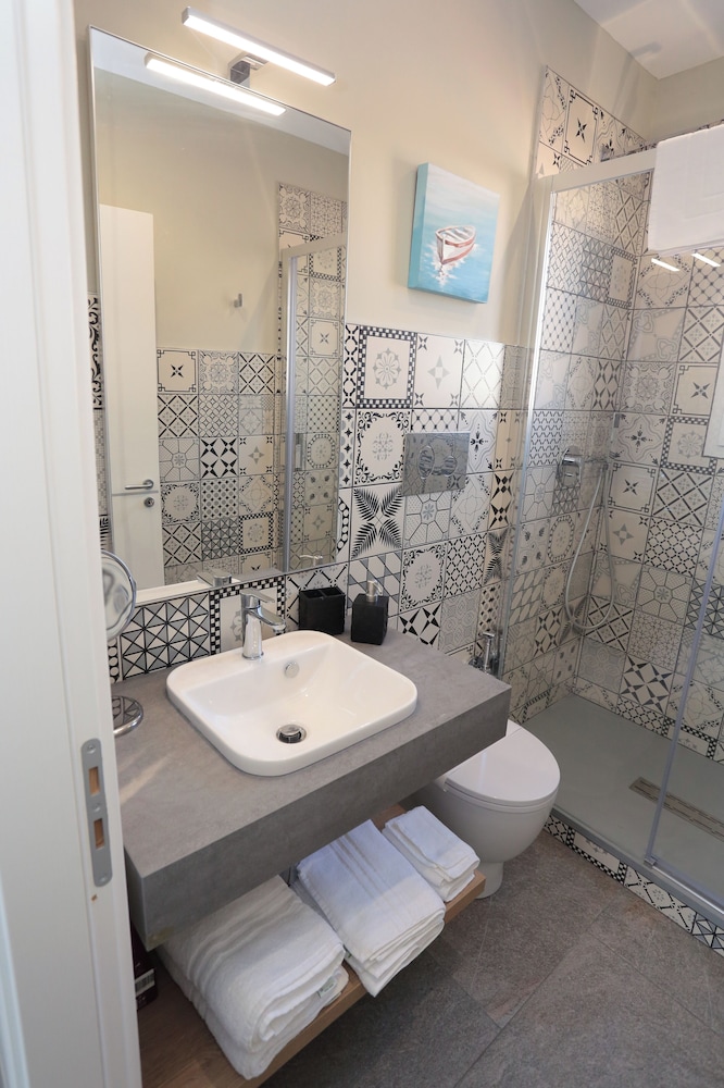 OIKIA AUTOMATIC ROOMS