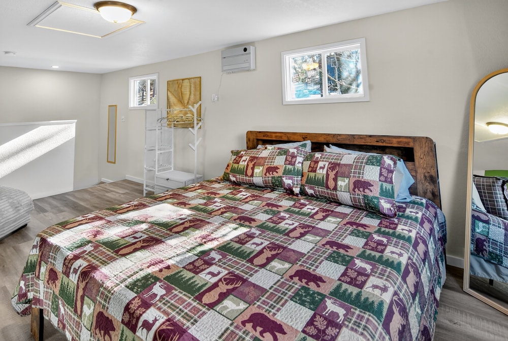 Mountain Escape Cabin With Hot Tub 1 Bedroom Cabin