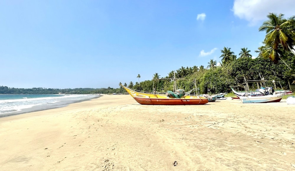 Isana Beach House