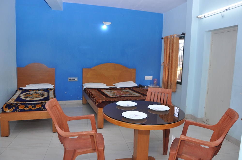 Sri Vinayaka Lodge