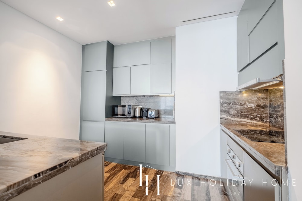 LUX Holiday Home - DAMAC Residenze 1