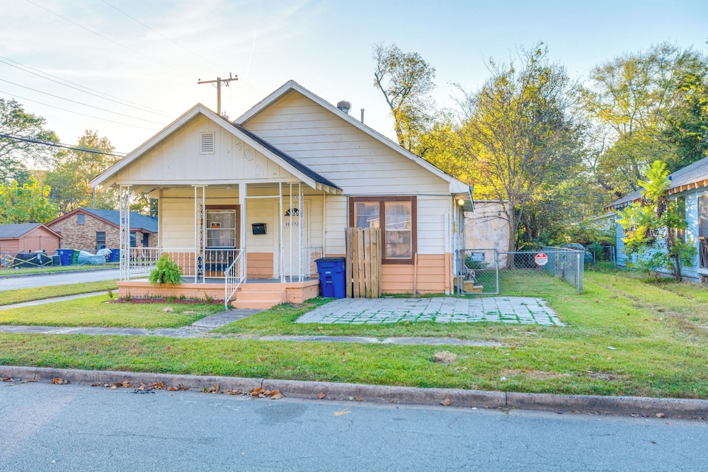 Centrally Located North Little Rock Studio w/ Yard