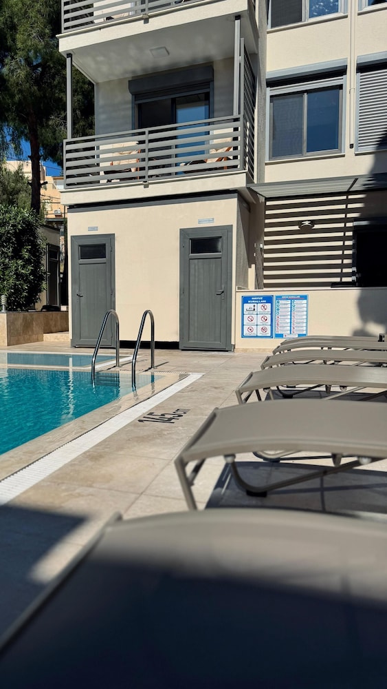 Levon Villa Hotel