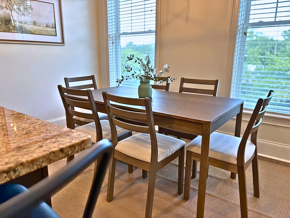 Well-Equipped 2BR - Greenbay 301