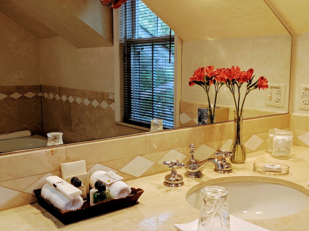 Wilmington Vacations - The Inn at Montchanin Village, a Historic Hotel of America - Property Image 14