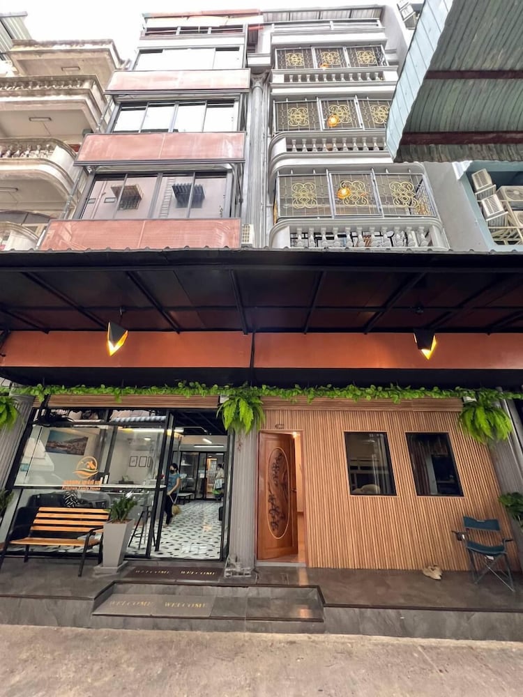 Pratunam Family House 2