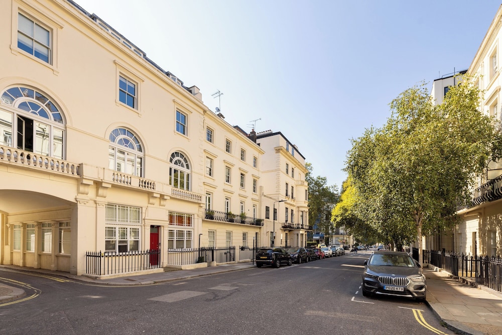 Large 3-bed 5-guest 1841 Duplex House Paddington