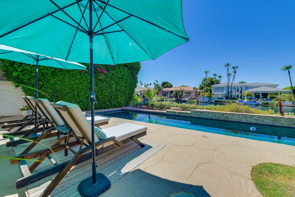Waterfront Luxury Gilbert Retreat w/ Pool  Spa! - Property Image 20