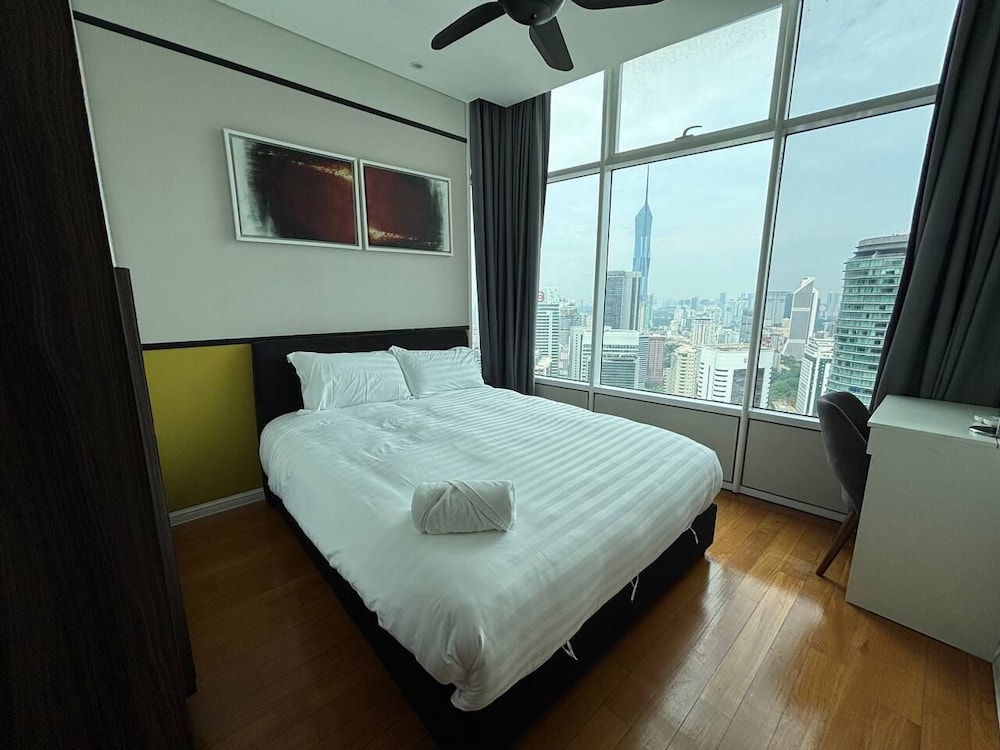 Sky Suites KLCC by Easy Nap