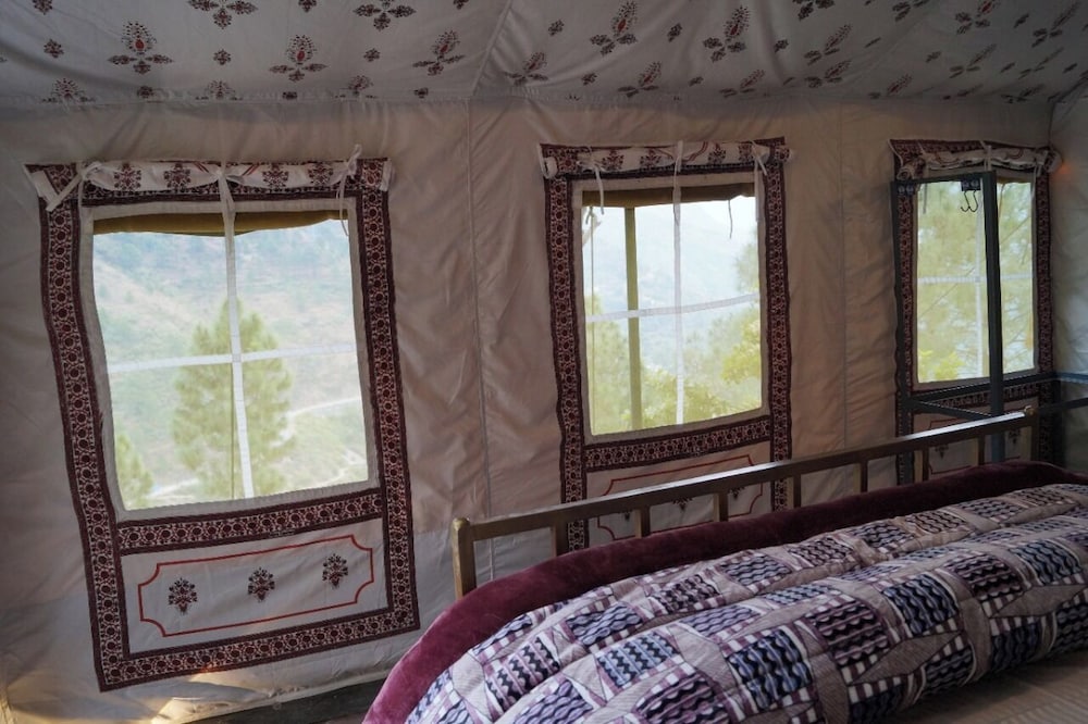 Jaseelo Camps near Tehri Lake