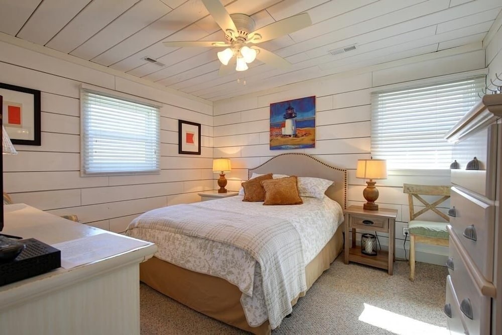 Magnolia Cottage - 3 Br Home