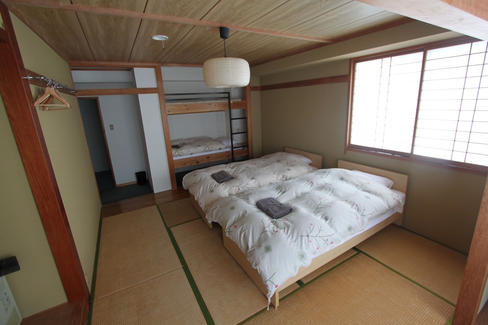Photo 33