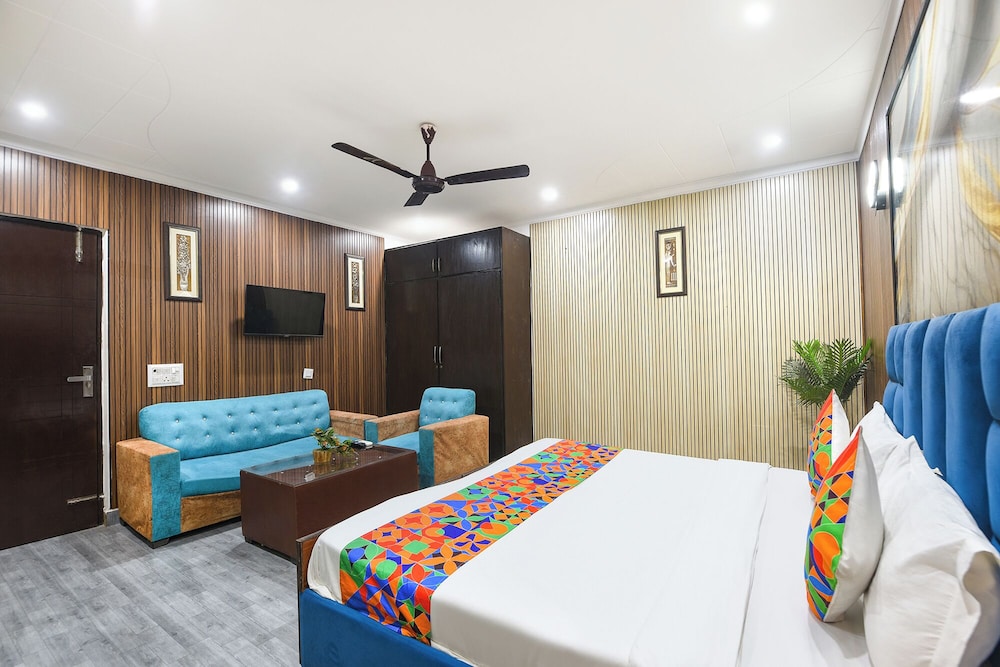 Fabhotel Happy Residency
