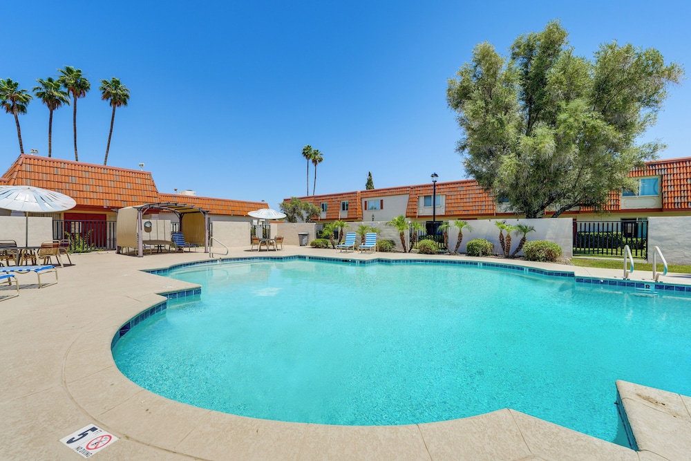 2 Mi to Old Town Scottsdale: Unit w/ Fenced Yard!