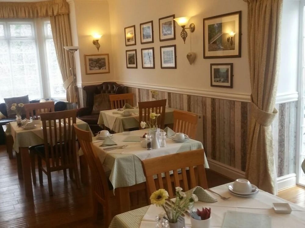 Oakfield House Bed and Breakfast