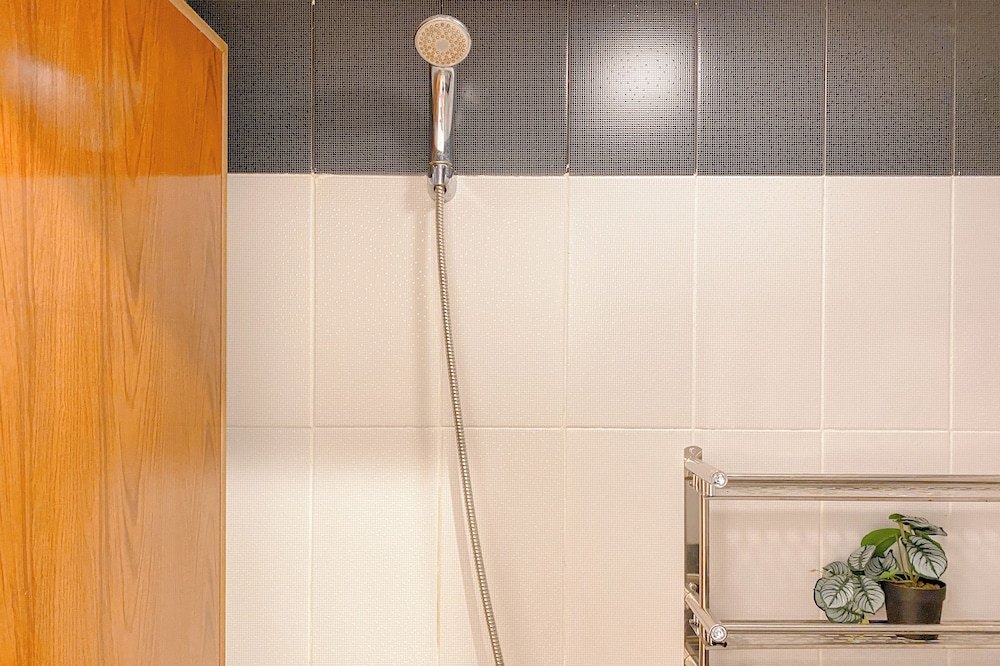 Minimalist And Comfy Studio Apartment At Cinere Bellevue Suites