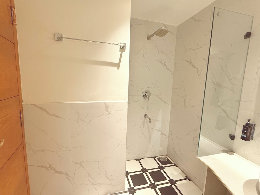 Lush Premier Hotel