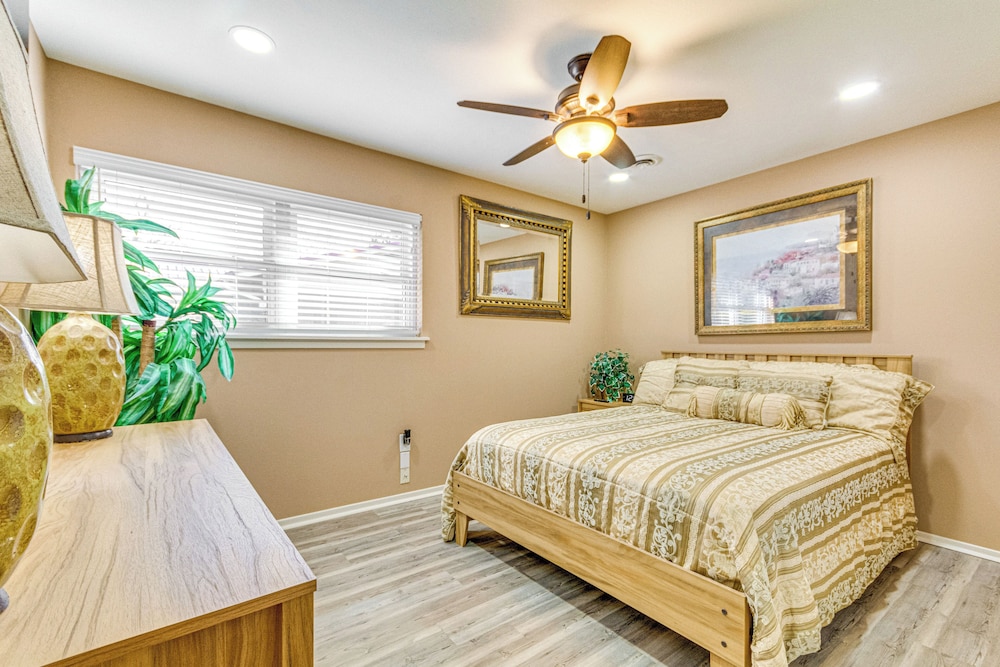 6 Mi to Dtwn: Charming Home in Little Rock