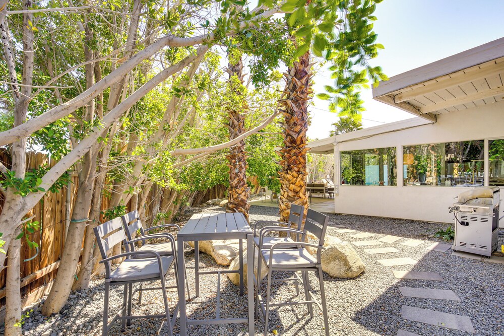 3 Mi to Dtwn: Palm Springs Gem w/ Private Pool!