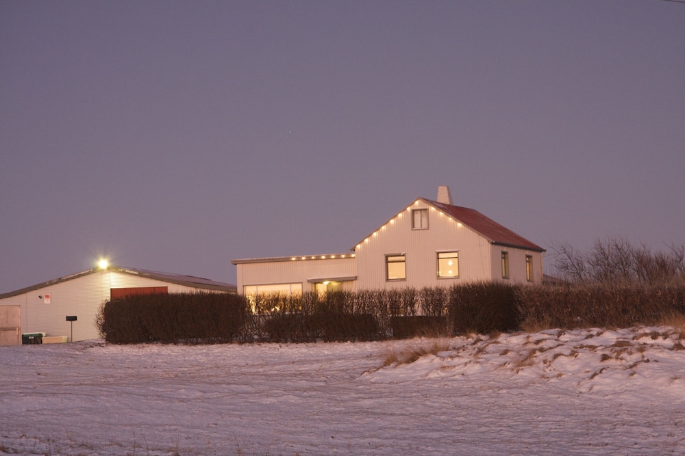 Lækjarkot Rooms and Cottages with Kitchen