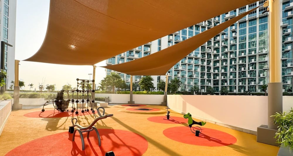 1BR Apt Near Downtown Dubai Pool Skyline Views