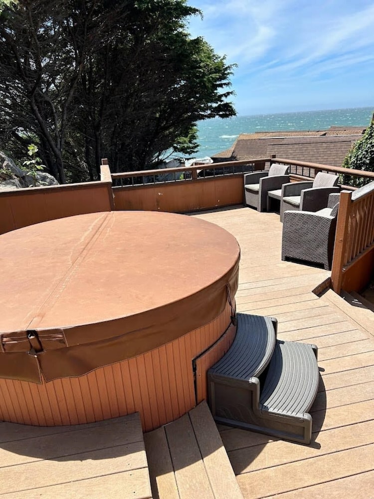 Oceanview Cabin 20 Private Jacuzzi Large Deck