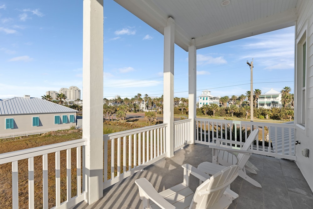 The Scarlett - Private Home At The Shores 3 Bedroom Home