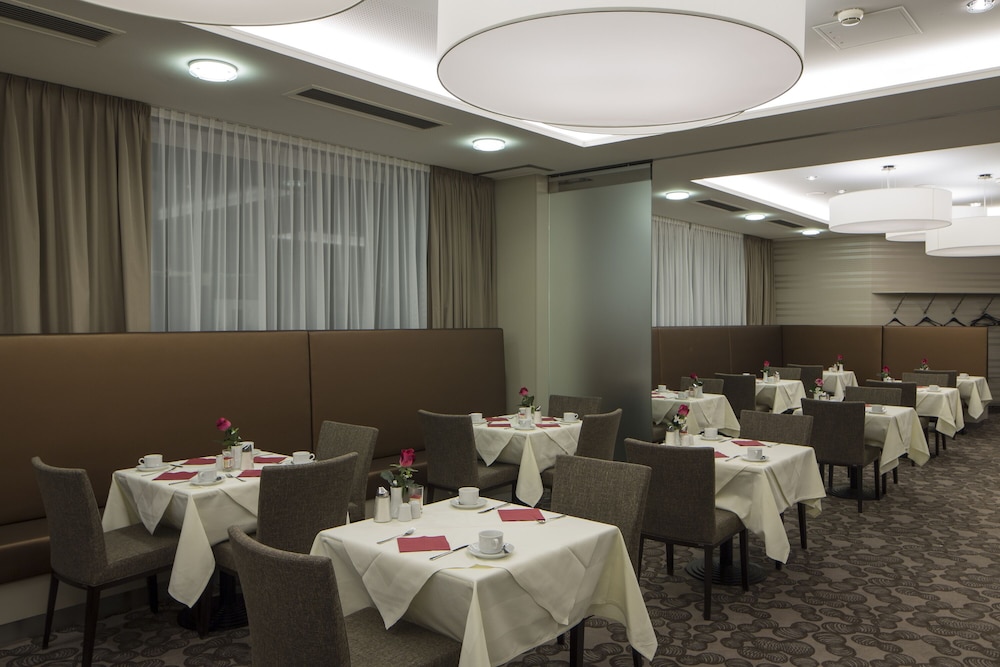 Linz Vacations - Hotel Schillerpark Linz, a member of Radisson Individuals - Property Image 42