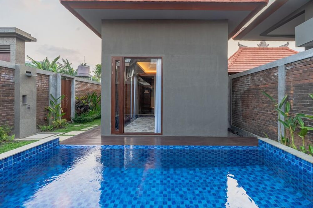 Serenia Villas Amed