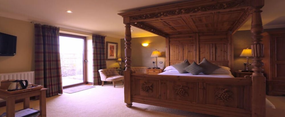 Three Horseshoes Country Inn and Spa
