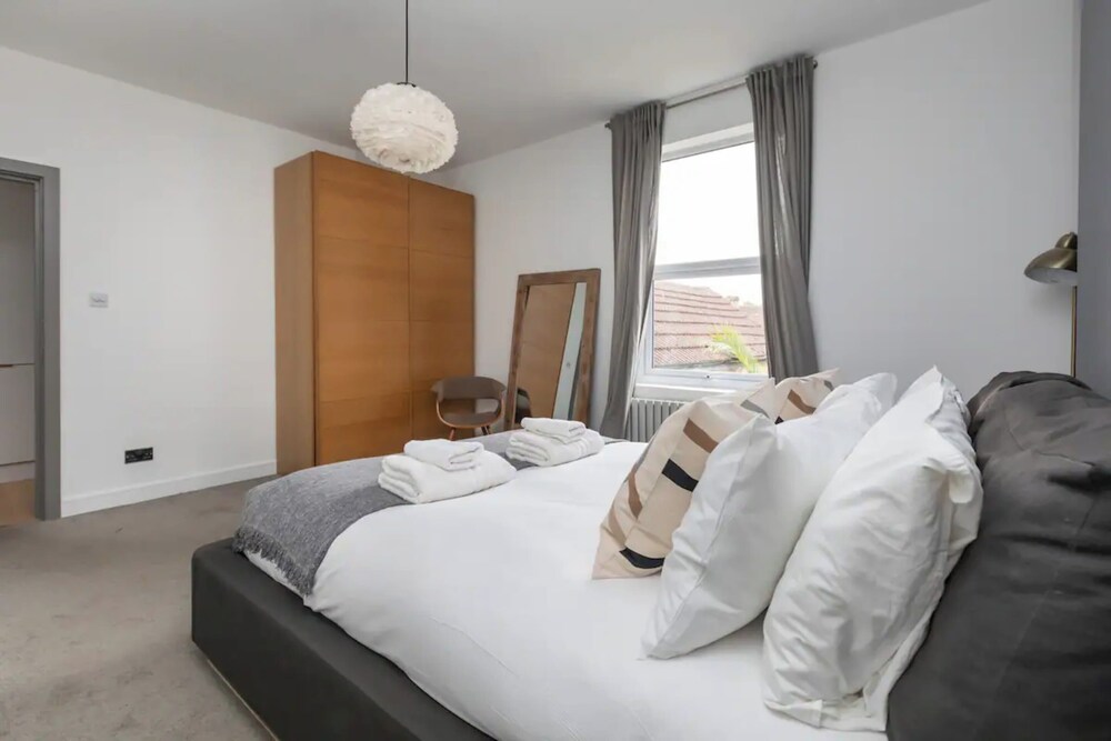 Bright & Stylish 2BD Flat - Brockley