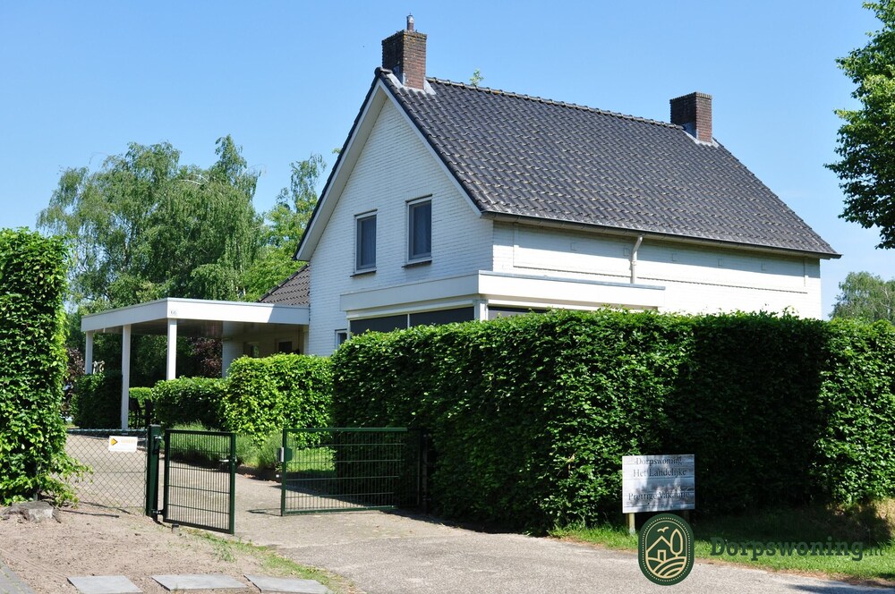 Majestic, Large Holiday Home near Leende Located Between Meadows & Forests view 2