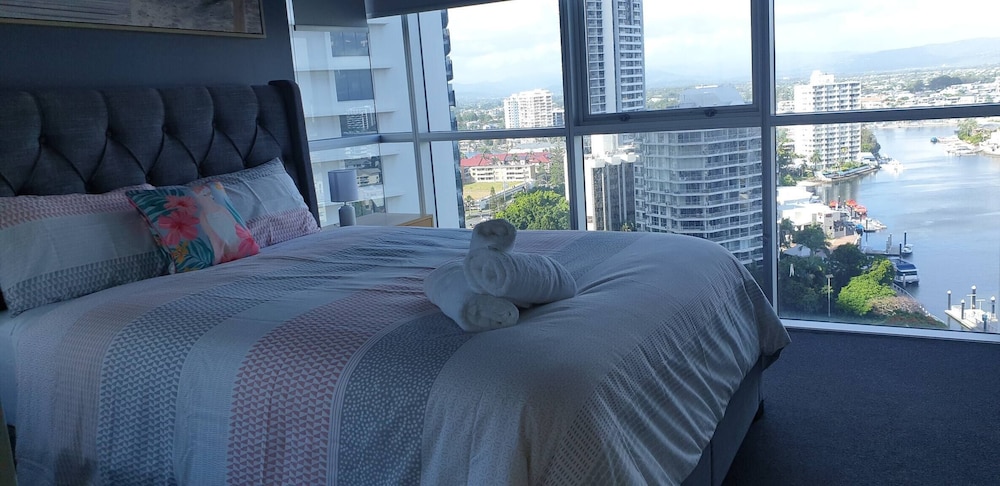 Chevron Tower3 has 2bedrooms 2beds With Car Park