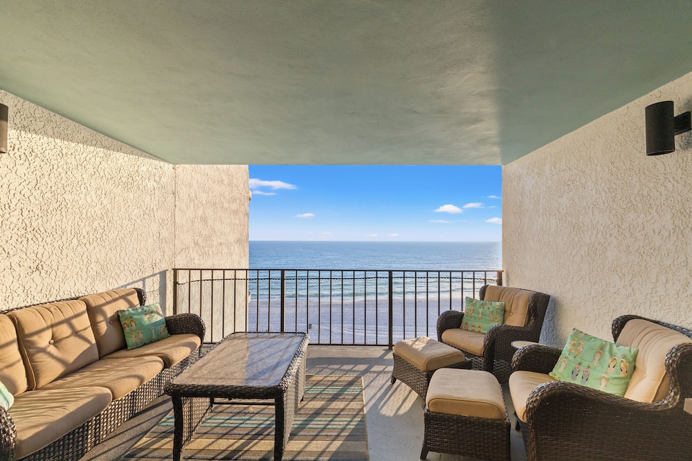 Watercrest Waves! Beachfront 2br/2ba Condo, Sleeps 8, Stunning Gulf Views!
