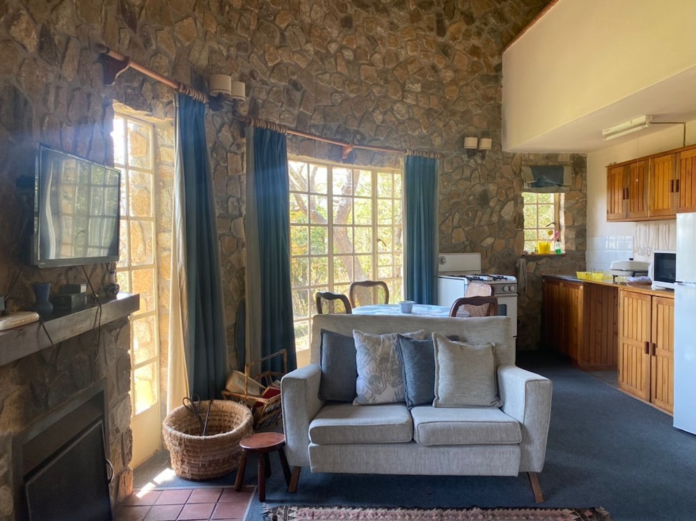 Beautiful Round Shaped Cottage - 2094