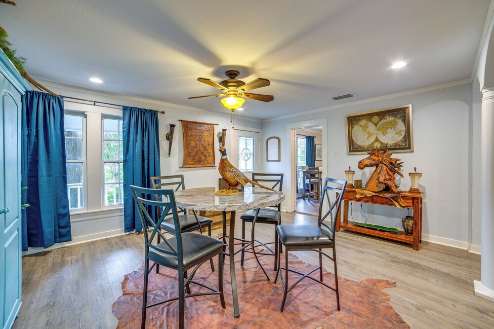 7 Mi to Lake Fork: Cottage w/ Deck in Quitman