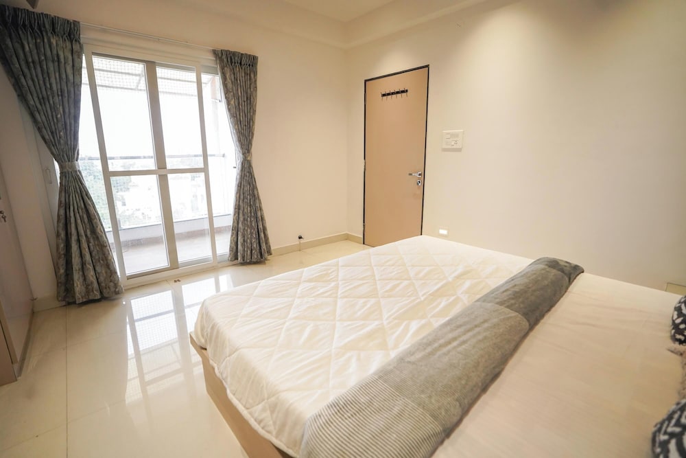 Aurelia Apartment By Red Olive 4bhk 30min Hitech