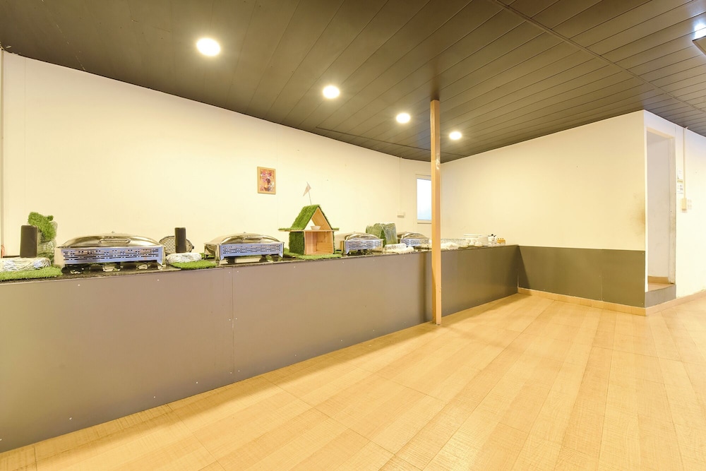 Fabhotel Burans Residency