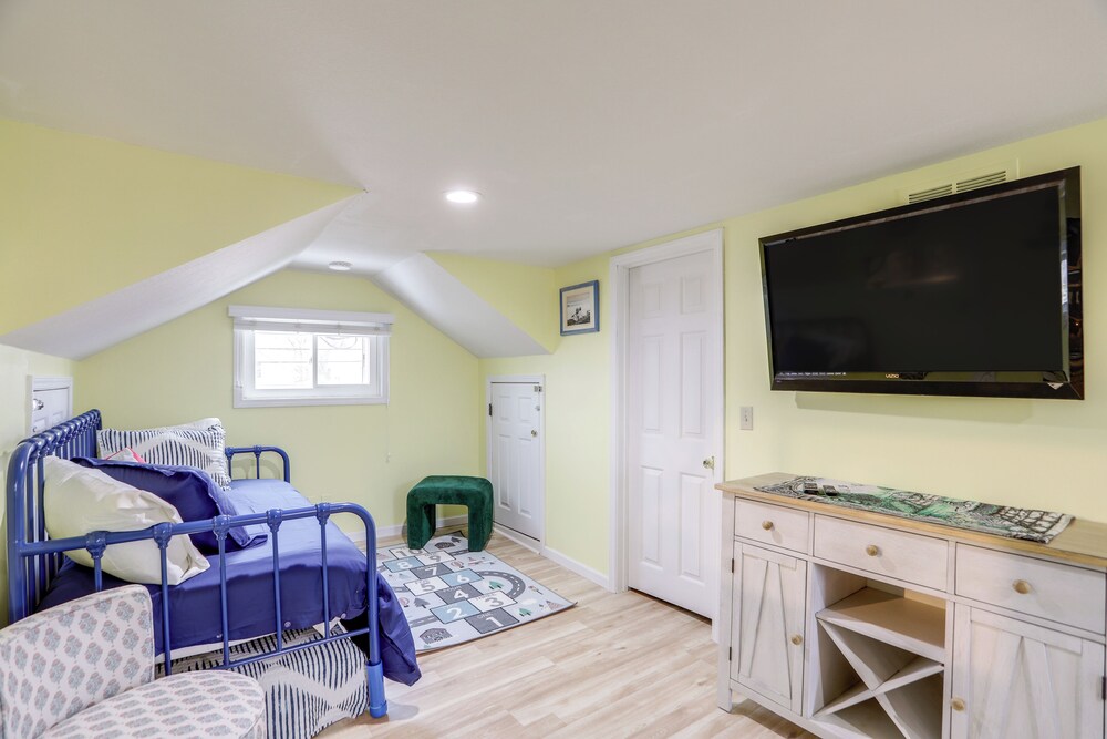 1 Block to Beach: Home w/ Hot Tub in Port Clinton!