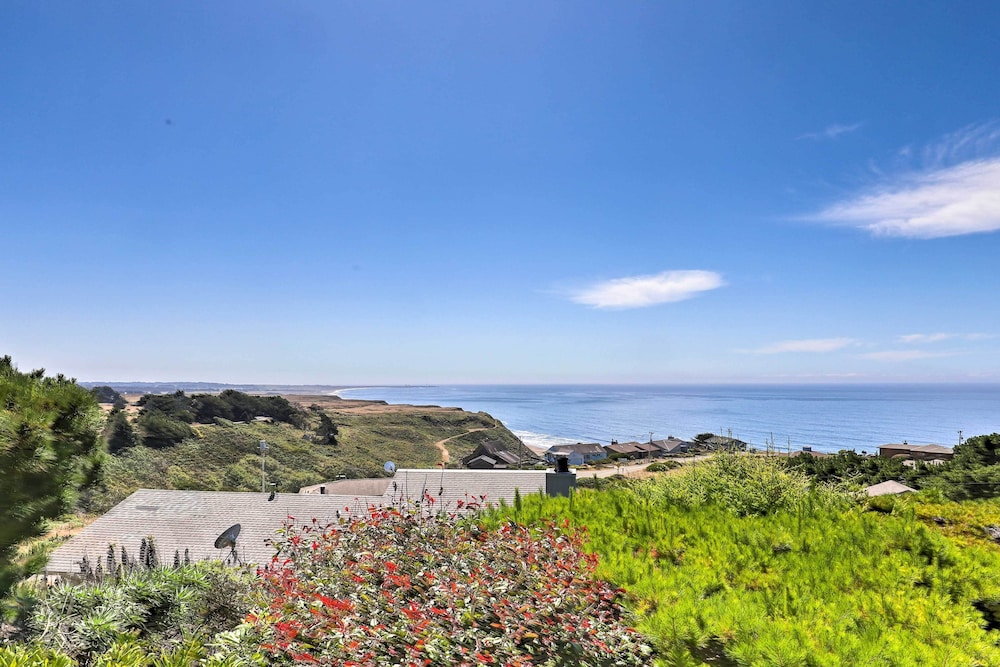 Oceanfront Irish Beach 'sea Haven' Home w/ Hot Tub