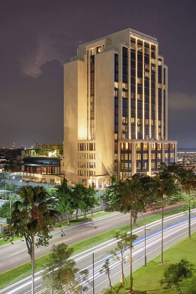 Hotel Tentrem Jakarta 1