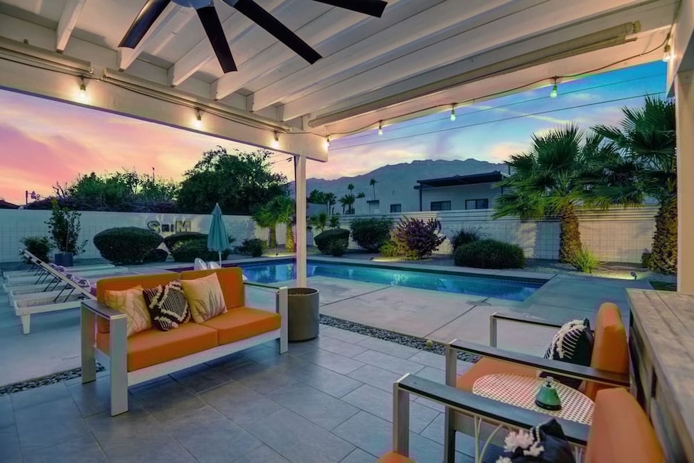 Biskra by Avantstay Classic Palm Springs Getaway W Outdoor Living Pool Permit 4869