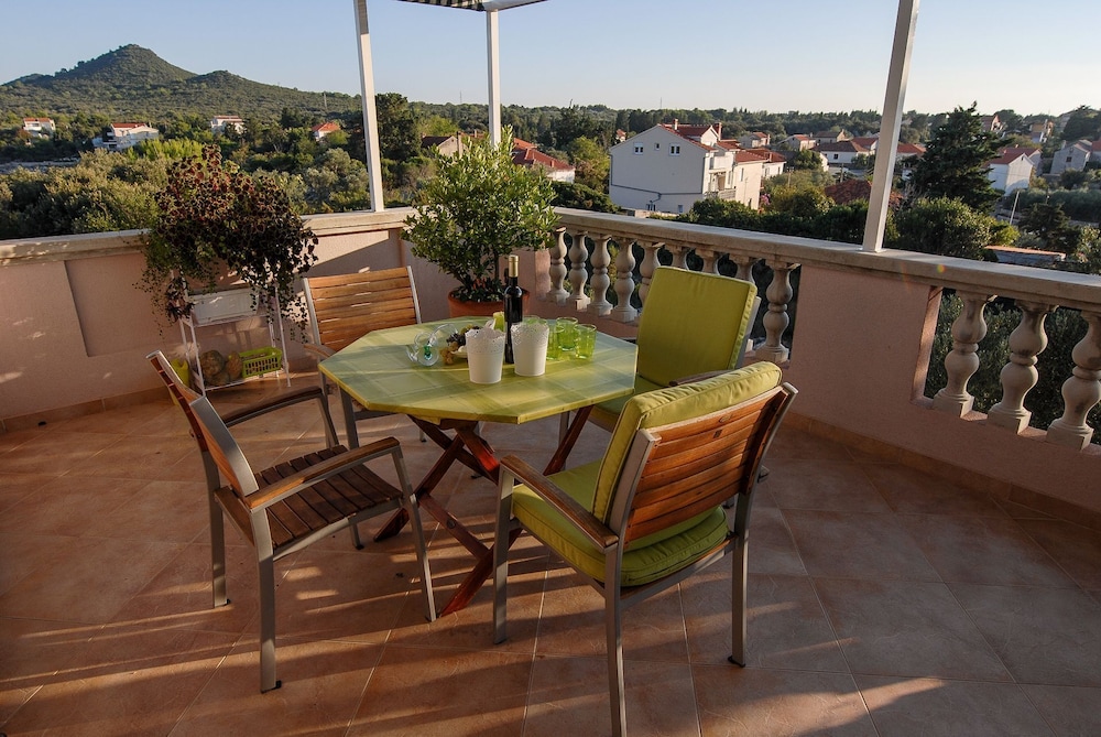 Tin - Comfortable Apartment Near Beach - A1 view 2