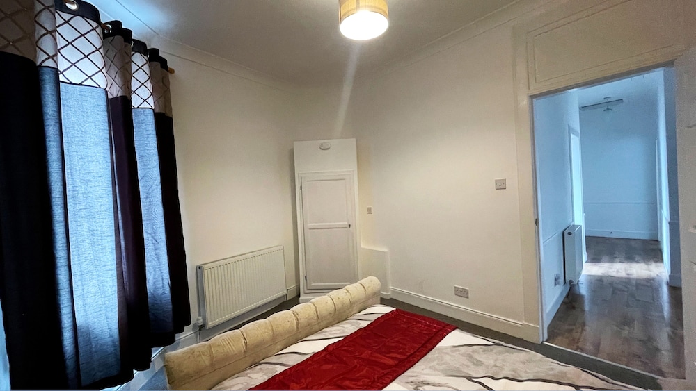 Luxury 2 Bedroom Entire Flat - Self Check in & Check out