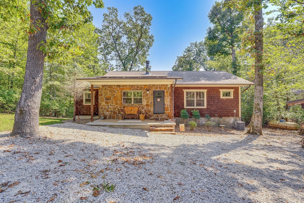 Hot Tub Soaks & Outdoor Fun: Fayetteville Cabin