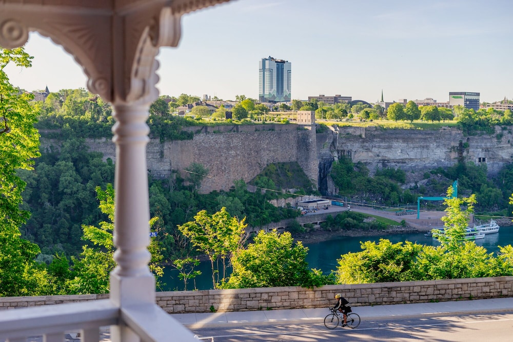 Niagara Grandview Boutique hotel - Image 4