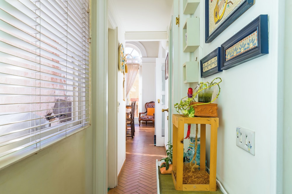 Residenza Capano Charming House by Napoliapartments