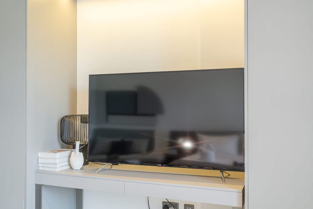 Modern and Stunning Studio in MAG 910 MBR City
